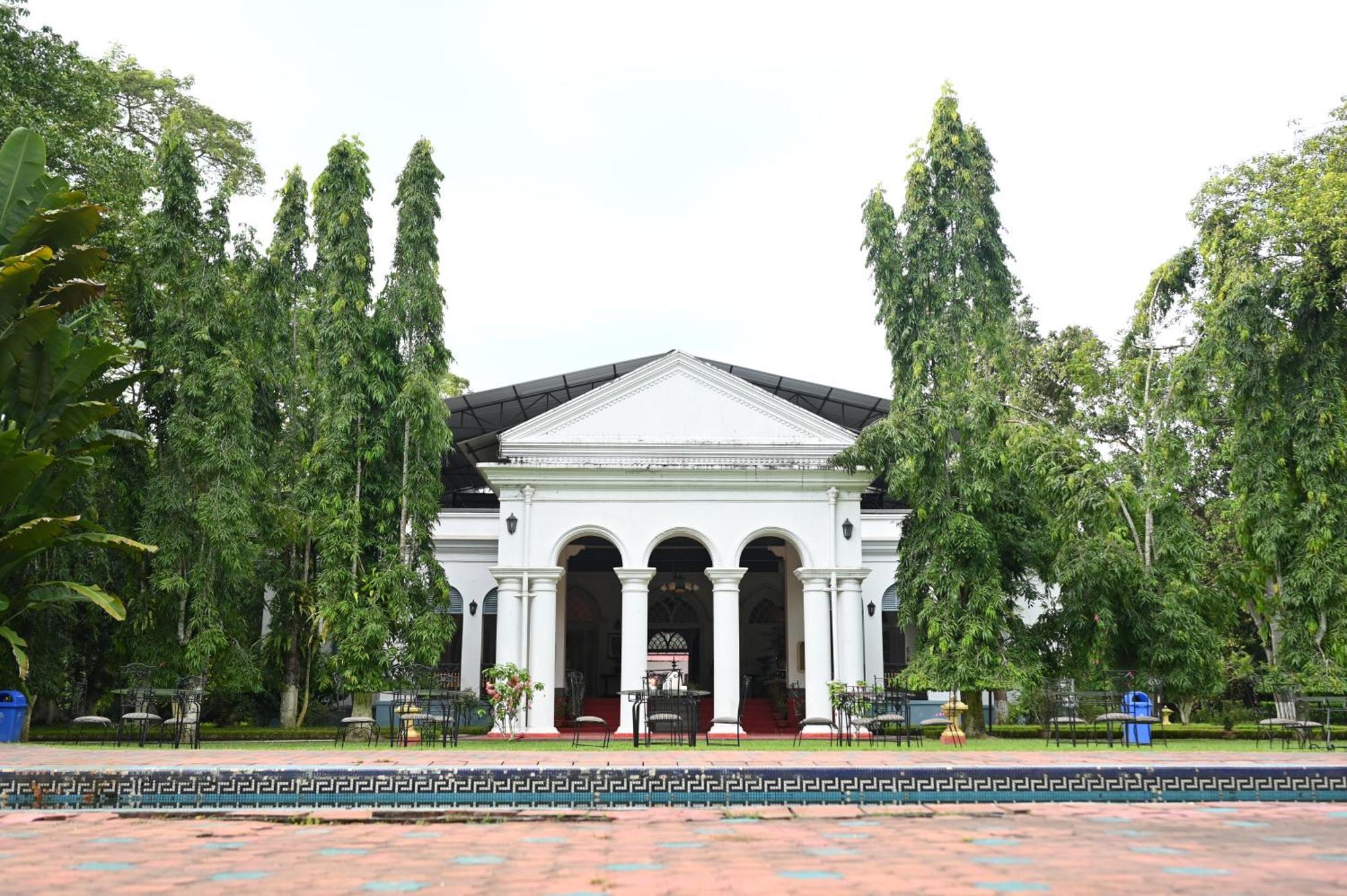 Thengal Manor Otel Jorhāt Dış mekan fotoğraf