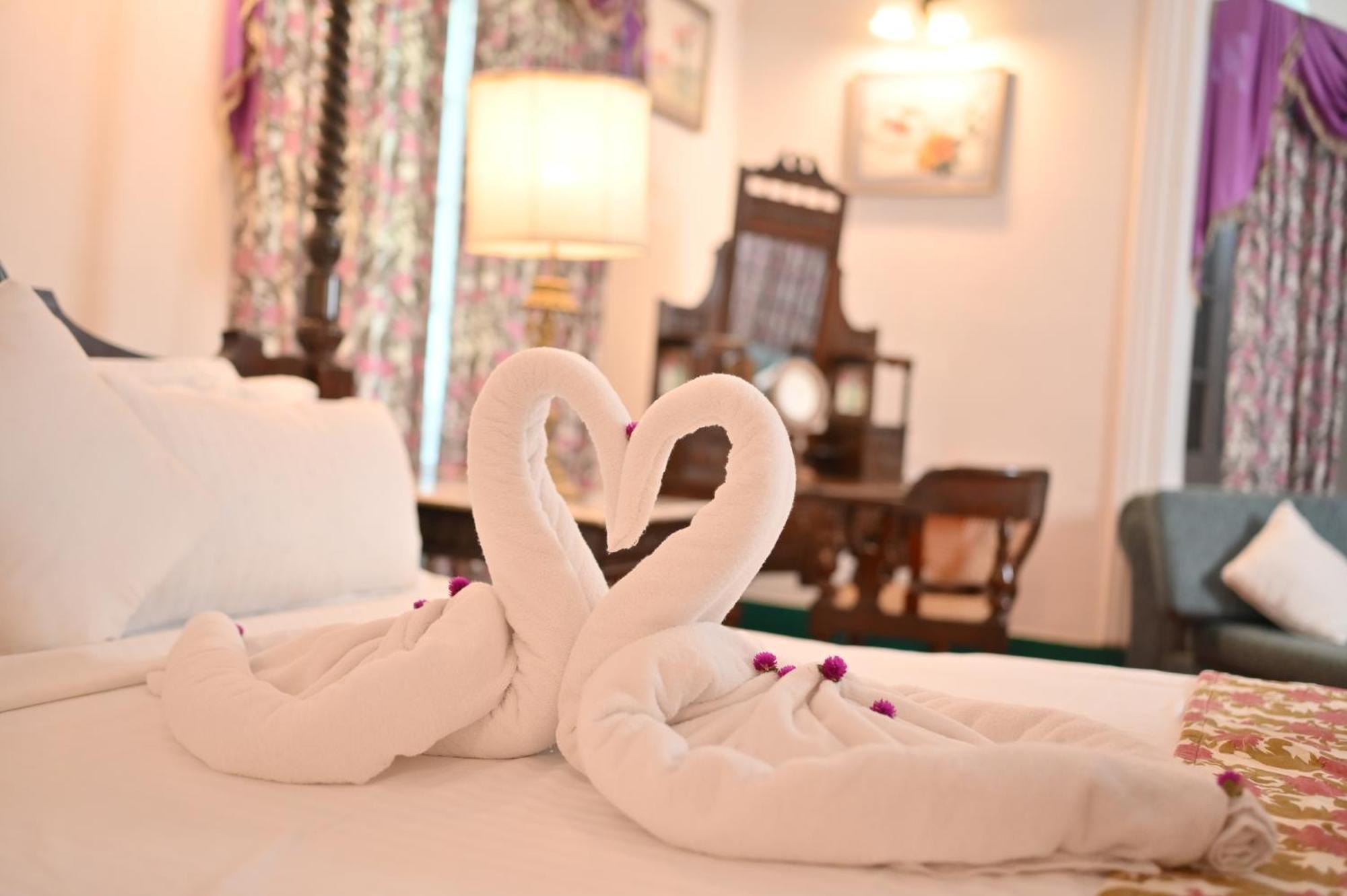 Thengal Manor Otel Jorhāt Dış mekan fotoğraf